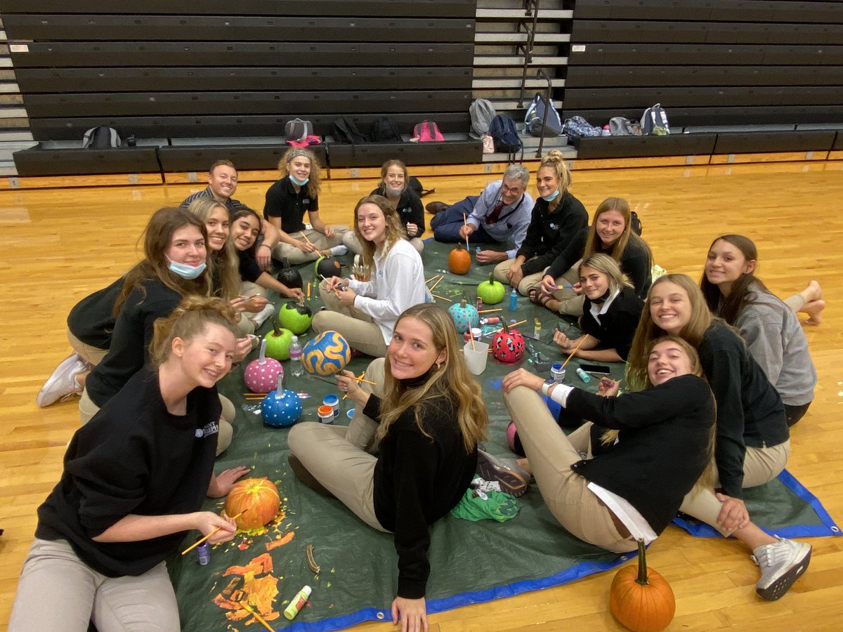 SaintJoeVB's tweet photo. Taking a time out away from the court for some team bonding. Thanks @SJHS_JKennedy for joining in! #Family #SaintJoeYouKnow #WogWag https://t.co/Nt80jZqfND