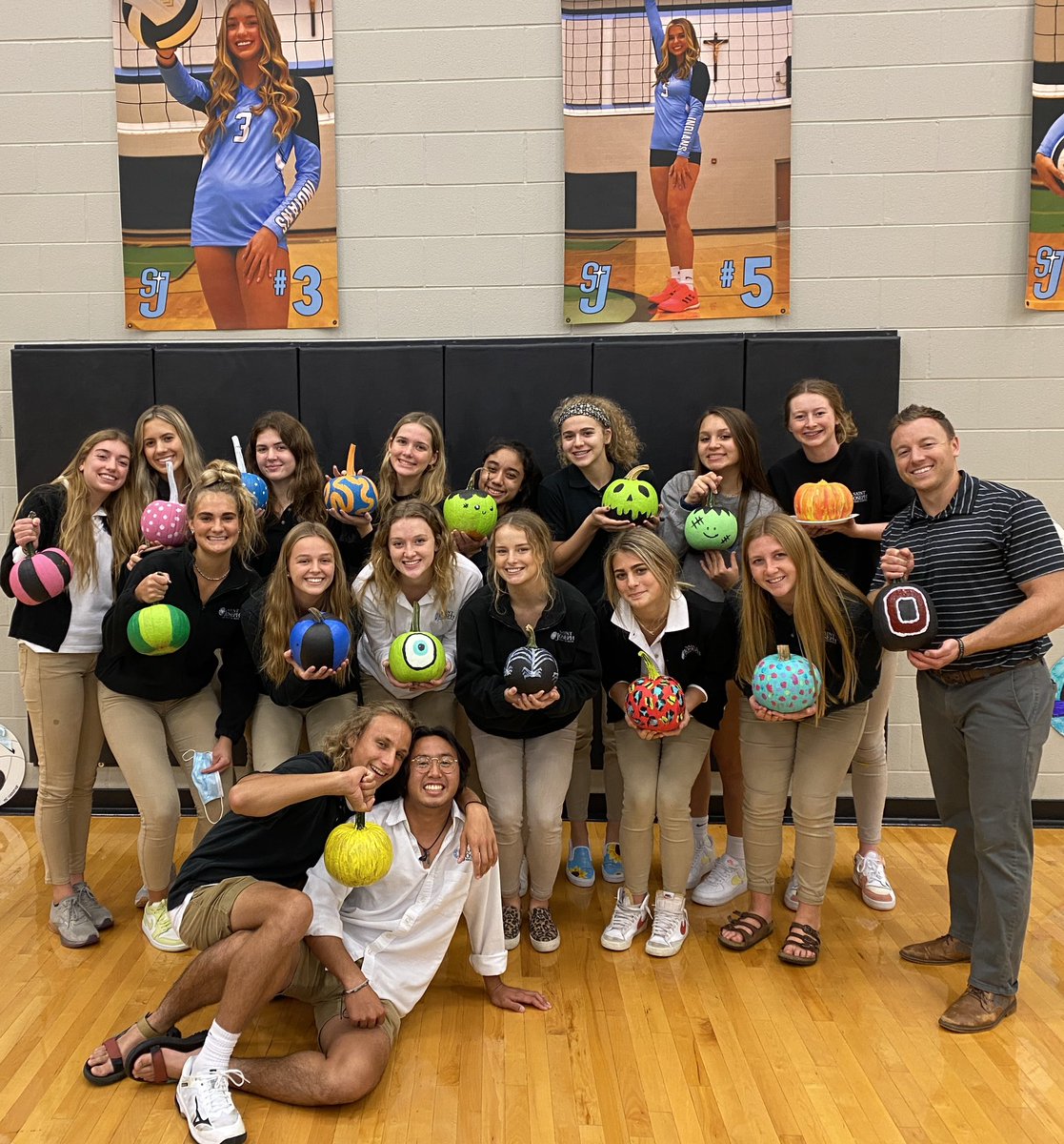 SaintJoeVB's tweet photo. Taking a time out away from the court for some team bonding. Thanks @SJHS_JKennedy for joining in! #Family #SaintJoeYouKnow #WogWag https://t.co/Nt80jZqfND