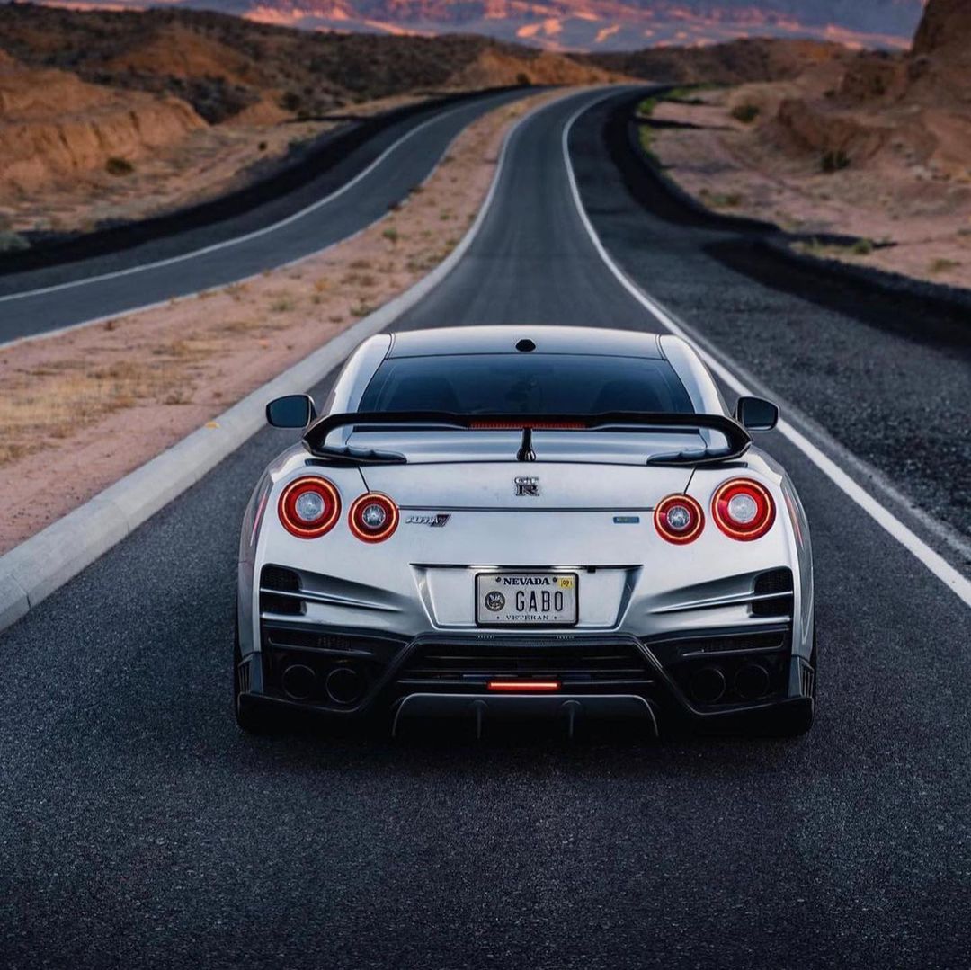 One of the cleanest GT-R’s I’ve ever seen🔥 Via 📸 apexzilla #GTR #racing #drivepedia