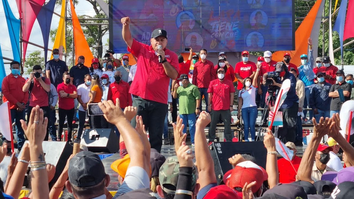#07Oct| Lara Tiene Con Qué y hoy lo demostró junto a nuestro Capitán <a href="/dcabellor/">Diosdado Cabello R</a>  Somos una sola familia, porqué Juntos Hacemos Más ✌️

<a href="/AdolfoP_Oficial/">Adolfo Pereira Gobernador</a> <a href="/PartidoPSUV/">PSUV</a> <a href="/NicolasMaduro/">Nicolás Maduro</a> <a href="/rodbexa/">Rodbexa</a> 

#ChavismoVictoriaPerfecta
