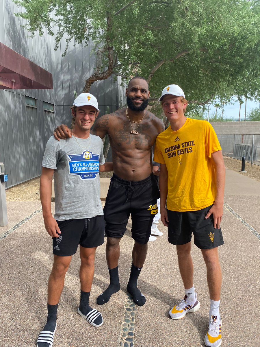 SunDevilMTennis's tweet image. Royalty was on campus today 👑