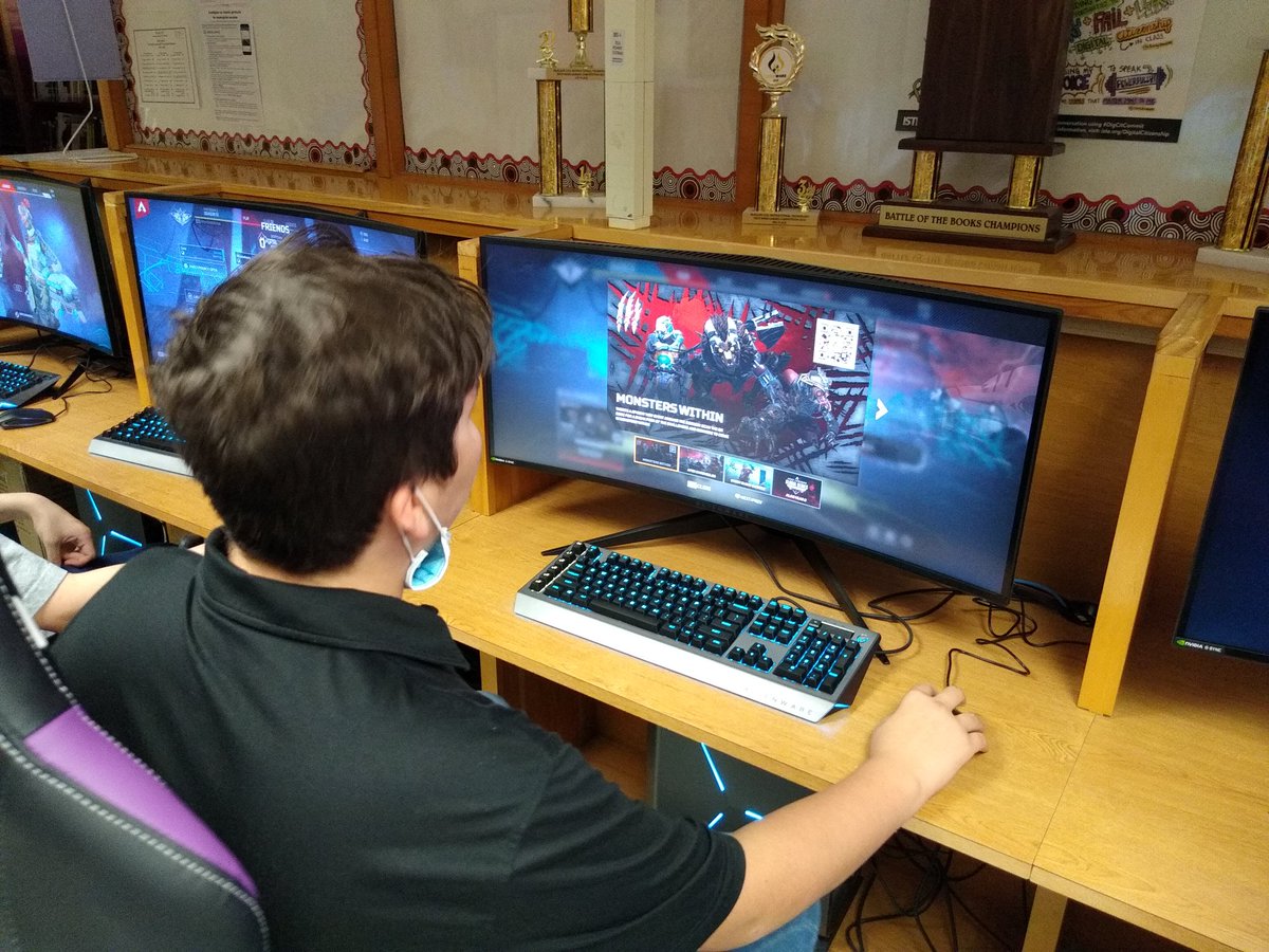 McHiLibrary's tweet photo. McHi eSports team practicing tonight in the library!!! Great group of gamers! https://t.co/c6oYch2Mzt