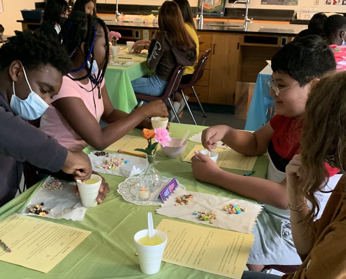 RaynorShine77's tweet photo. Investigating types of mixtures at our tea party! @Smsvcs1 #smsroars https://t.co/OXv3Kj9nwq