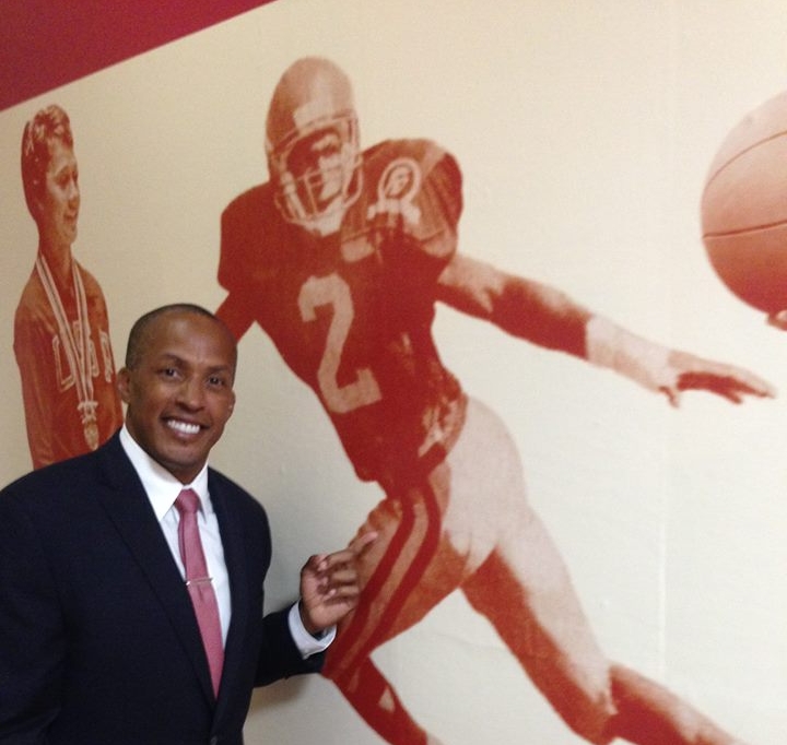 CoachHarveyHyde's tweet photo. Tonight #UTAH #Live edition of #TrojanTalk 2021 season @KSHPVegas join me at 6:05pm with my #12Pack review! Then the 1980's #Trojan DB standout and media analyst @NFL #ChrisHale @ChrisHale26
#FightOn @USC_FB #Vegas @pac12 @CFB @lacoliseum
#HuddleupandBuckleup https://t.co/pMJca5Epel