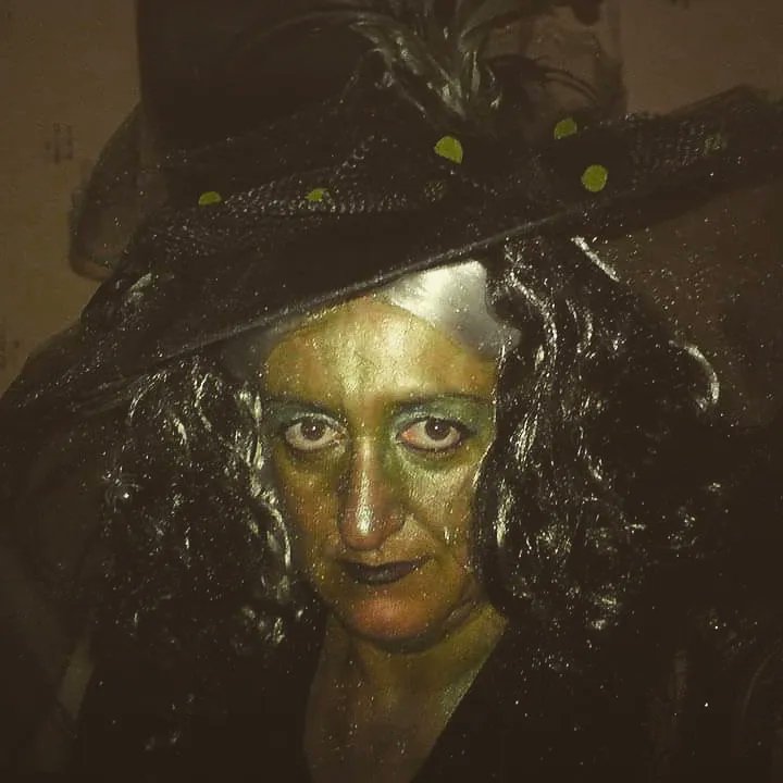 WiStoneclough's tweet photo. Some of our entries into tonight competition, for a spooky photo. The first three were voted our winners. Congratulations ladies #Stoneclough #Lancashire @prestolee_1911 https://t.co/WPnlzFB0qe