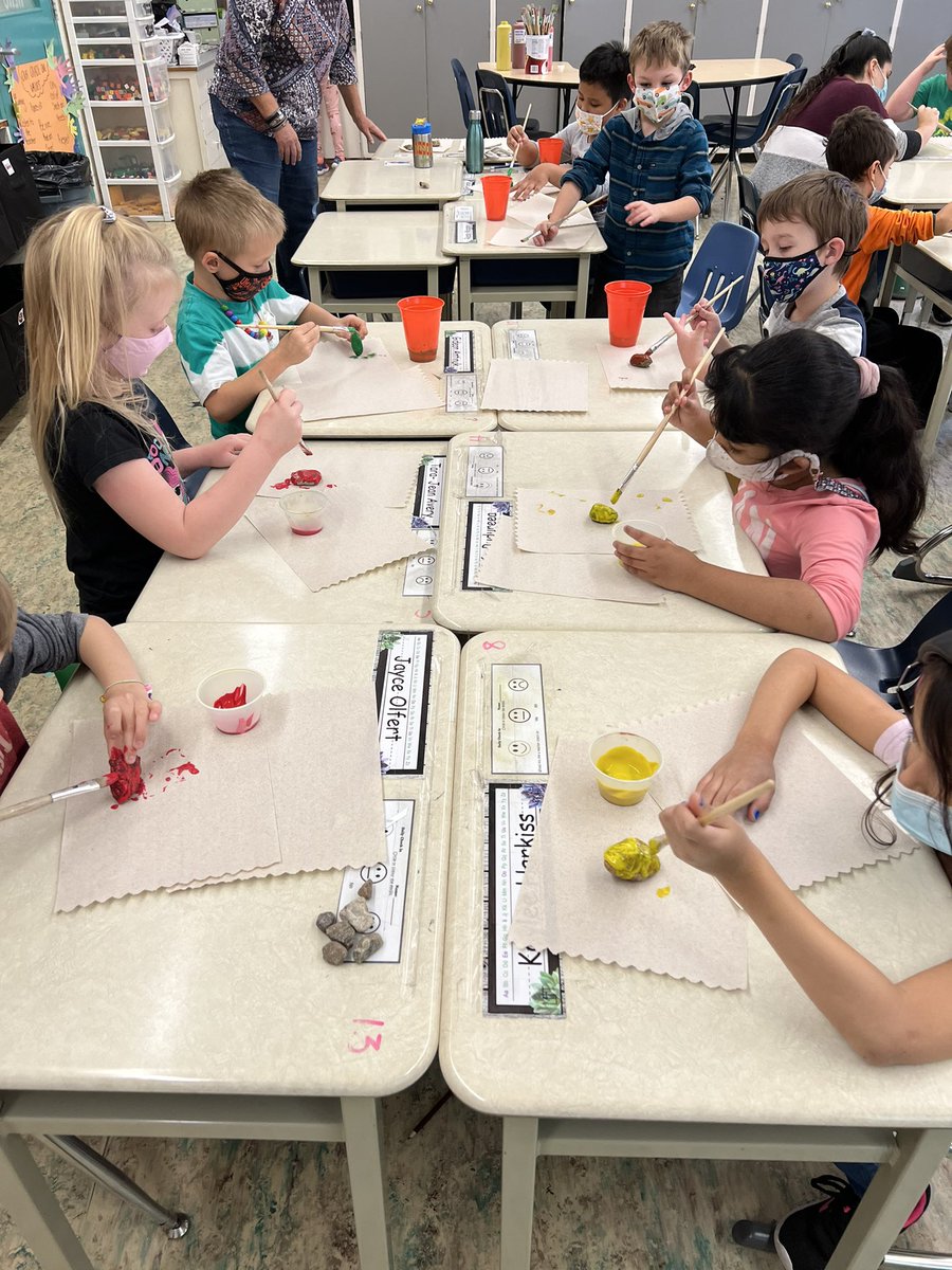 A Beautiful Day for a Rock Walk! Just like Rocks we are all Beautiful and Unique! “There is Only One You in this Great Big World”- Linda Kranz <a href="/Empire_mj/">Empire School Moose Jaw</a> <a href="/PrairieSouth/">Prairie South</a> #learningtogether #rockfish #nature