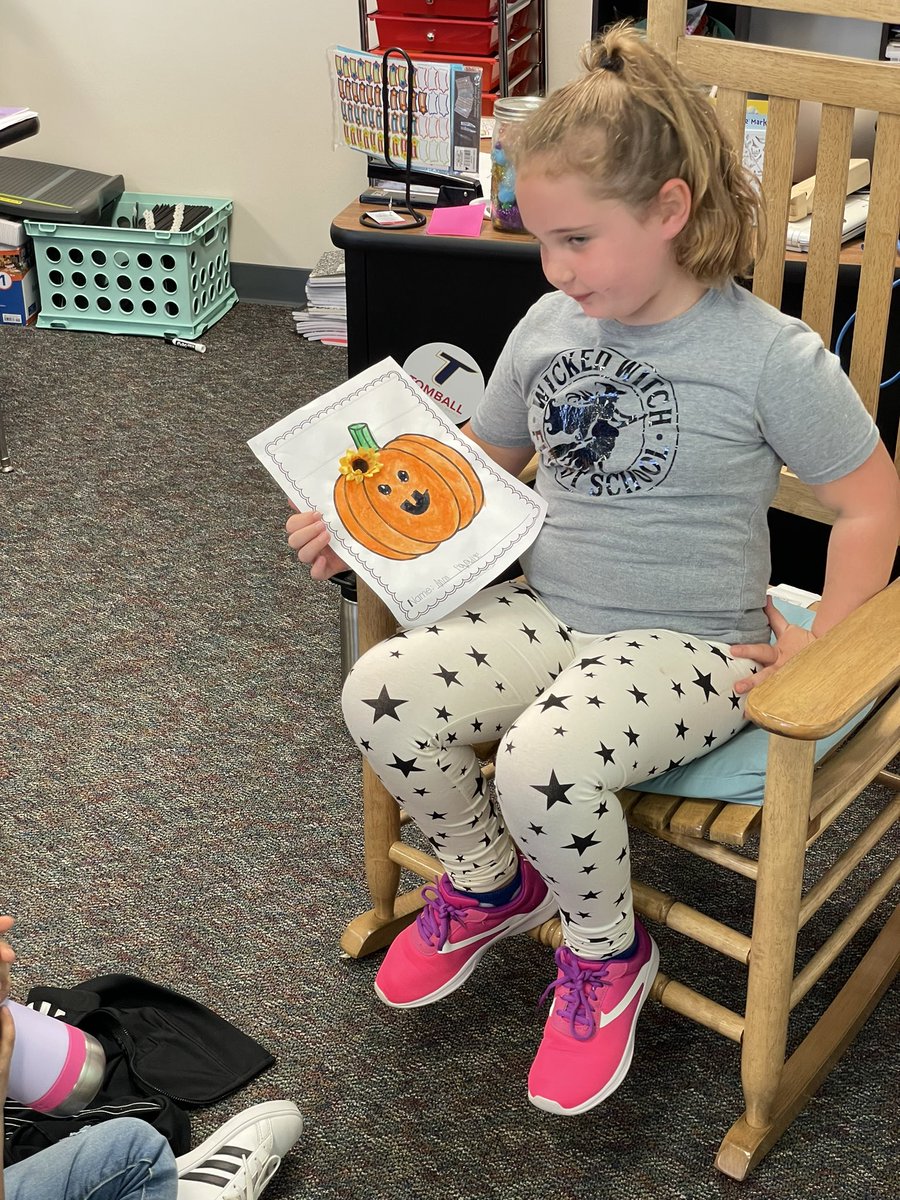 MrsMayerCPES's tweet photo. Kiddos shared their homemade pumpkins! It was such a great home to school connection for our pumpkin unit! #MrsMayersCrew @TISDCPES https://t.co/wKiy2IojCD