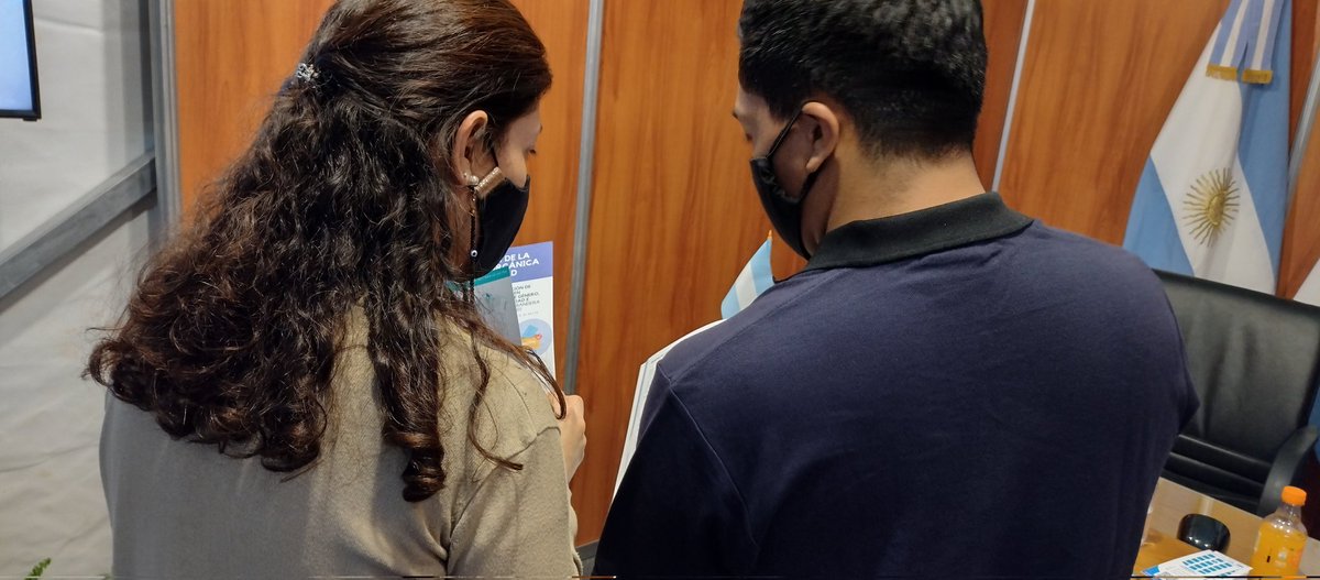 cdneuquen's tweet photo. #FeriaDelLibroNqn
Trabajadoras y trabajadores del @cdneuquen en el #StandCD asesorando e informando a las vecinas y vecinos sobre la casa del pueblo. Acercate y conoce detalles sobre la institución.
Además, 20hs se presenta @BerStamateas en el Auditorio MNBA. https://t.co/xeAZhmchjo