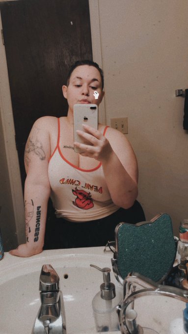 👻👻👻 #NoBraDay #curvyandnatural #tattoo #findom #mirrorselfie https://t.co/Nen6OUaQT7<a href="/tag/nobraday"class="tags">#NoBraDay</a><a href="/tag/curvyandnatural"class="tags">#curvyandnatural</a><a href="/tag/tattoo"class="tags">#tattoo</a><a href="/tag/findom"class="tags">#findom</a><a href="/tag/mirrorselfie"class="tags"><span>#mirrorselfie</span></a>