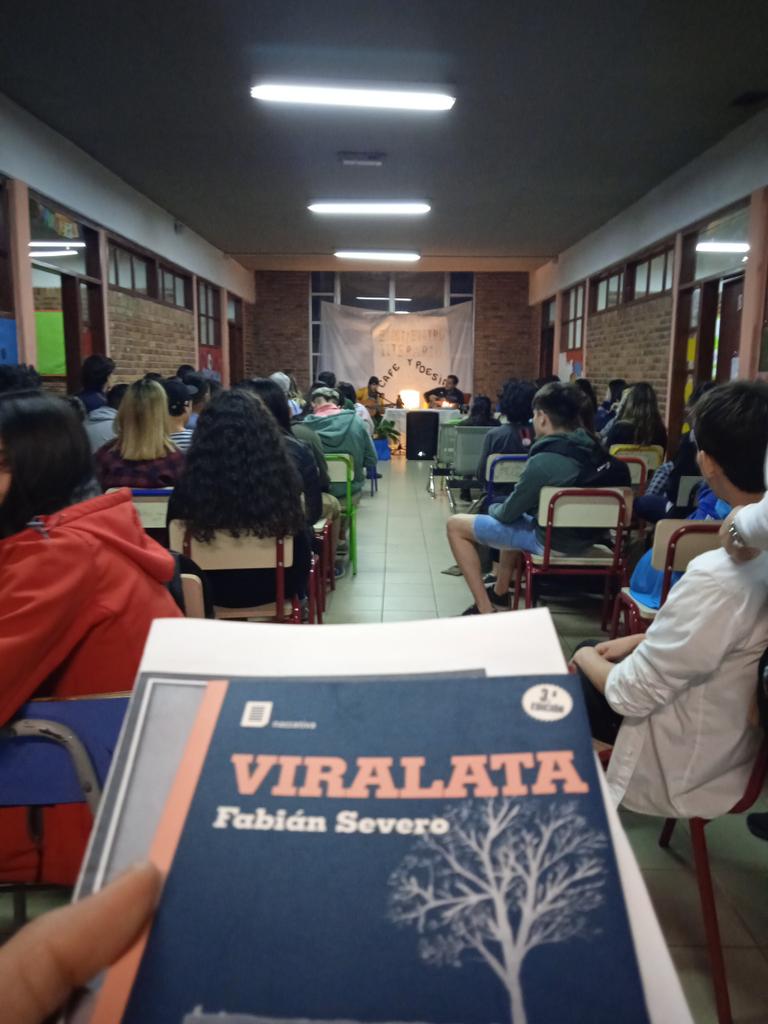 clota90's tweet photo. @fabiansevero Café literario en liceo 3 de Salto organizado por colegas de literatura https://t.co/ikbNULmBl7
