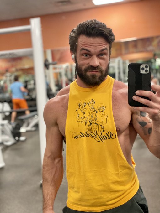Stay Golden my friends ? @scallysex @thexxlmen @HotMaleStuds @GAYXXXBLOG @theQueerPig @QueerMeNow @HotGuyZone