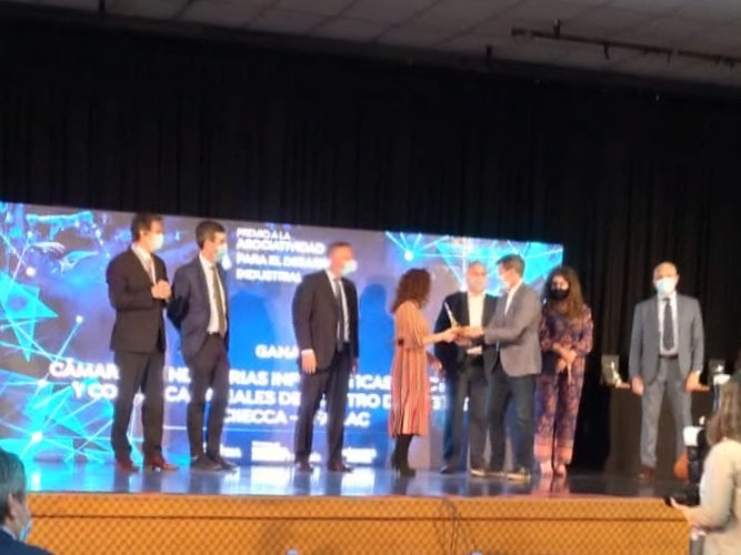 AFAMACArgentina's tweet photo. Con @CIIECCA recibimos el Premio a la Asociatividad para el Desarrollo Industrial por #MATe40 - Maquinaria Agrícola + Tecnología 4.0🙌
¡Felicitaciones a todo el equipo de trabajo!
#TomáMate #CreandoRedes #IndustriaCordobesa https://t.co/qd8Igeh9pV