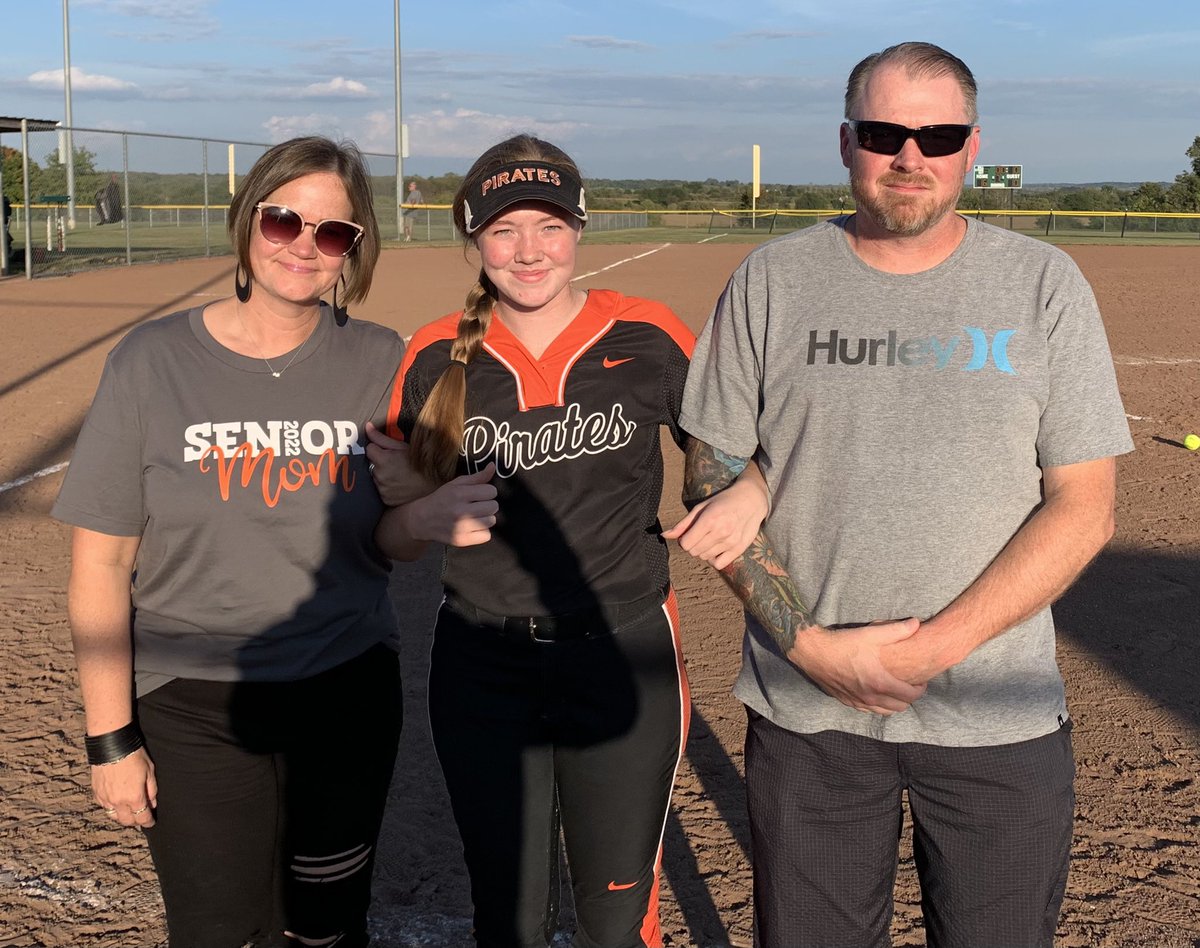 .<a href="/PCSoftball3/">PC Softball</a> celebrates Senior Day with 6-0 win over Kearney in regular season finale. <a href="/chloe_helmer/">Chloe Helmer</a>, 1 of 3 seniors (<a href="/koreechurch/">koree church</a>, <a href="/aegill_10/">AG</a>), twirled complete game shutout, and <a href="/TakaylaLawson/">TaKayla Lawson</a> hit 3-run HR. Pirates replaced 6 starters from a year ago and has No. 2 seed in C4D8