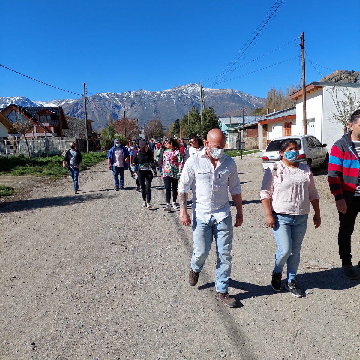 Belenvilla1517's tweet photo. Escuchar, y contar porque los vecinos deben votar por chubut. Con la frente en alto. @massonifederico @faapura  agradecida por estas personas. https://t.co/oHN3MX5dkf