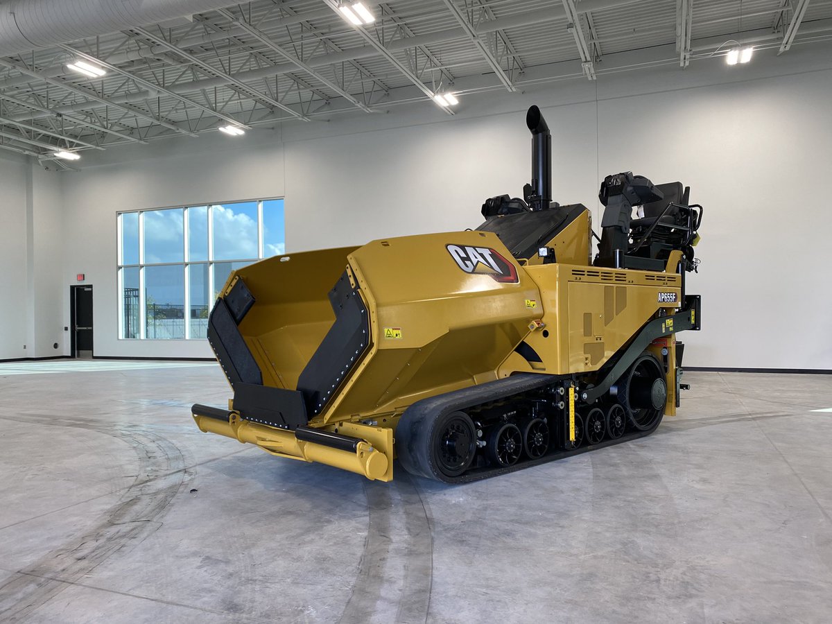 AudreyRCopeland's tweet photo. I spent the past two days at @NAPATweets member @caterpillarinc Paving Products outside of Minneapolis w the @womenofasphalt Board of Directors. Always so impressive to see how pavers &amp; rollers are produced starting with a design &amp; simple sheets of metal. “All roads begin here.” https://t.co/HlsEFf9Tqk