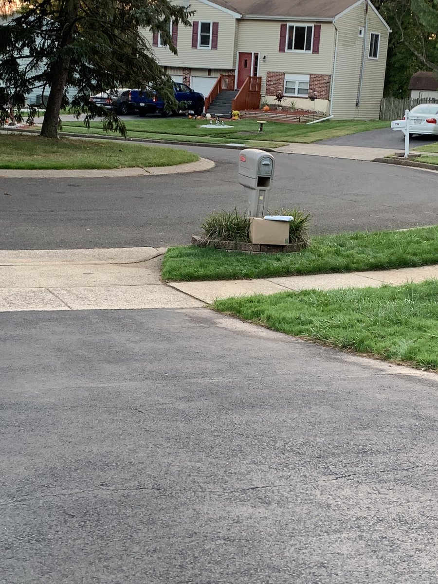 mystre_T's tweet photo. @amazon third time in less than a month your driver dumped the neighborhood’s packages at my mailbox.  Come get your shit. https://t.co/DIi3tYTYnW