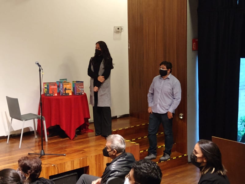 cc_elenagarro's tweet photo. El día de hoy se hizo entrega de los premios y reconocimientos a los ganadores de los Concursos literarios de Cuento del #CCEG
¡Ganadores y participantes nunca dejen de escribir!
@LibreriasEducal https://t.co/YhYRHWWLTr