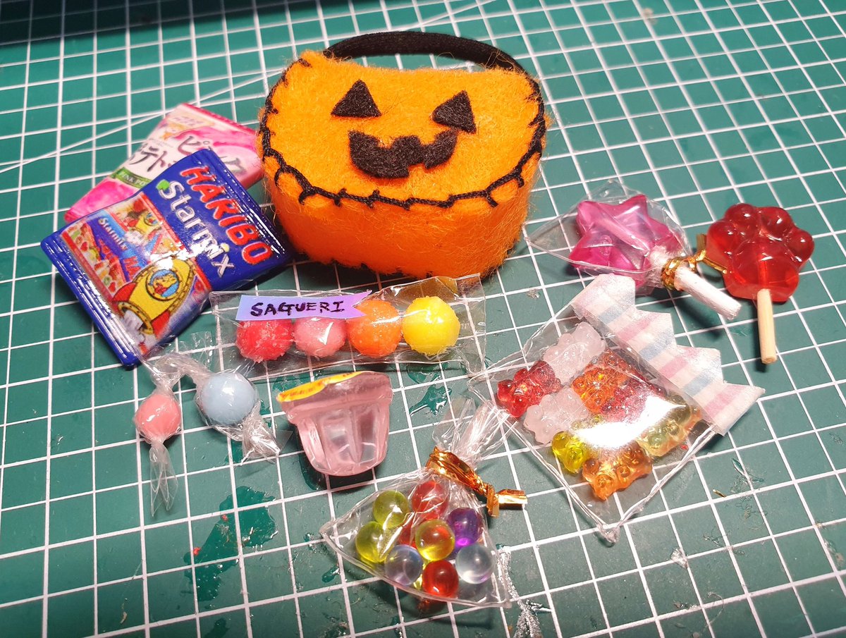 ahr_ara_shop's tweet photo. 🎃해피 할로윈 알티 이벤트🎃
개인사정상 12월 초까지는 작업을 잠시 멈추고(프시케나 홀리드레스만 디엠 문의 종종 받아용) 소소한 작업물 나눠드리려고 해요
밑에 보이는 오비츠 호환 할로윈 간식 가방! 보내드립니다!!!
3명 뽑아요! 할로윈 일주일전에 불시에 뽑아요🎃💕 https://t.co/XjqsdnTQT3