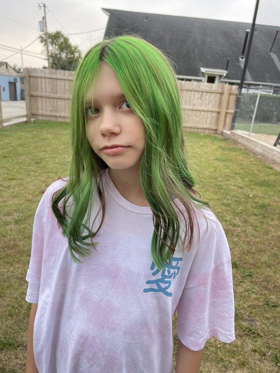 RedHall06's tweet photo. @awonderland My daughter said go this route… https://t.co/xOIz6YHT2a
