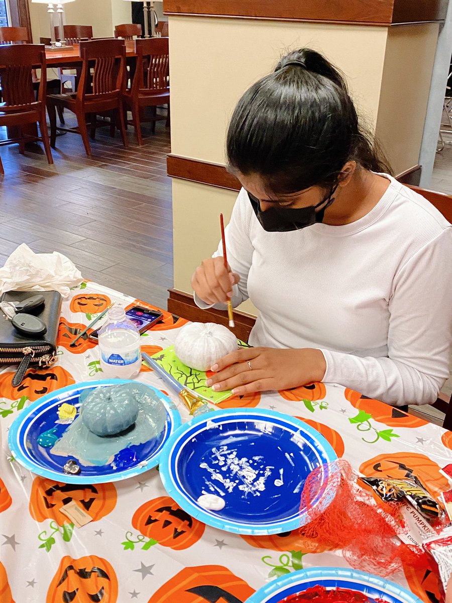 UGA_FHP's tweet photo. Happy spooky season from your Future Health Promoters!
👻👻👻
Thank you to everyone who joined us for our Pumpkin Painting social this week! https://t.co/rPzYRSwwEr