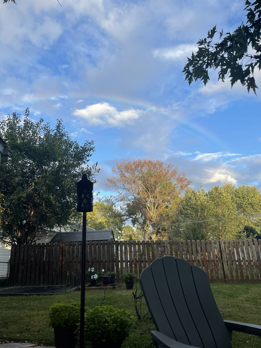 Beautiful rainbow today https://t.co/DV6nrQQoGp