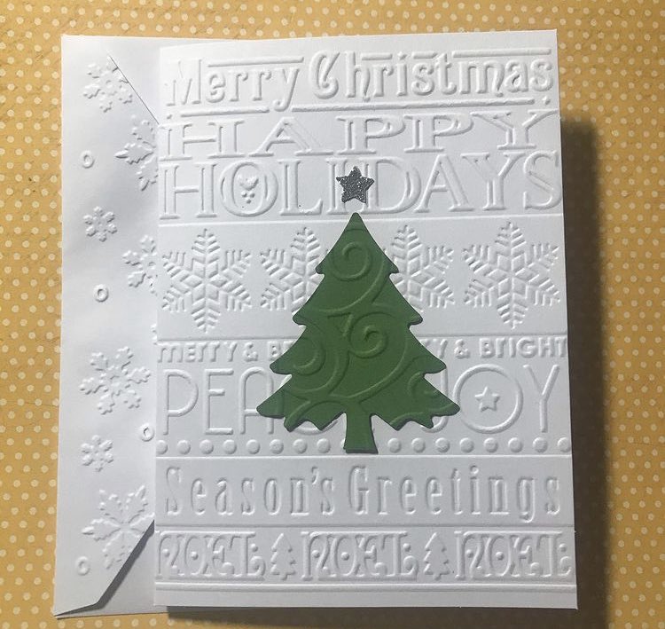 PaperArtFlower's tweet photo. Christmas Tree Card π #christmascards #cardmaking #HandmadeHour #embossedcard #etsyfinds https://t.co/nhhd5KXA0j