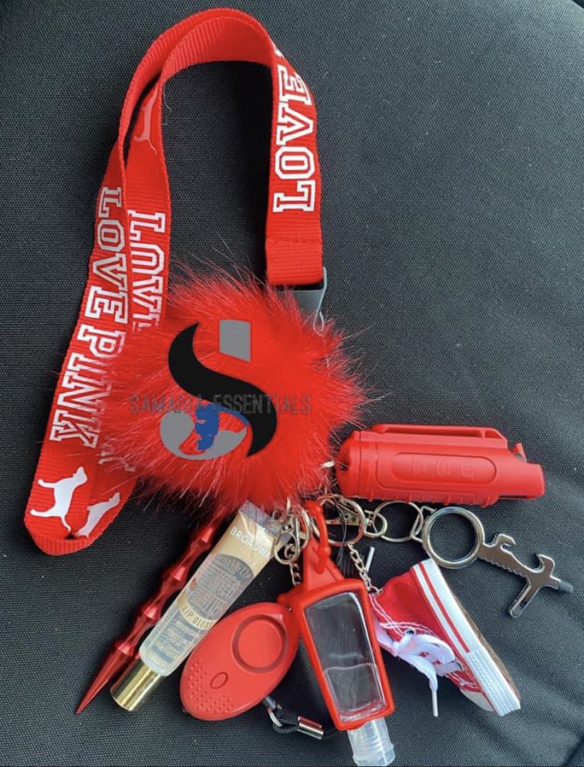simiiessentials's tweet image. Samaria Essentials 💎 ; Small Black Business here ! I make safety stylish Keychains for all age women! Different items for different age groups! Here are a few of the Keychains that have been sold ! A retweet can get me my next customers 🥰