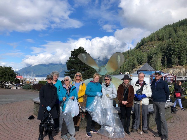maryannbooth's tweet photo. Volunteers have been busy picking up litter from all around #WestVan, and I was delighted to join them yesterday in #HorseshoeBay and #Ambleside. Thank you to the volunteers who have taken part in the #MayorsCommunityCleanup. Get involved at https://t.co/4KHtcuAKgA #LoveWestVan https://t.co/Ic38raGjfT