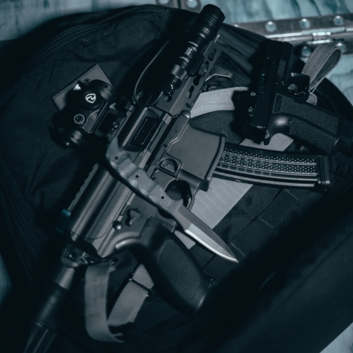 ritonoptics's tweet photo. Not everything's as it seems. The loadout.
#riton #ritonoptics #ard #mprd2 #mpx #shadowsystems #goruck #dynamisalliance #streamlight #haleystrategic #edc #whatsinthebag #knives #pistol #photooftheday #bags https://t.co/VS0yI29TzE
