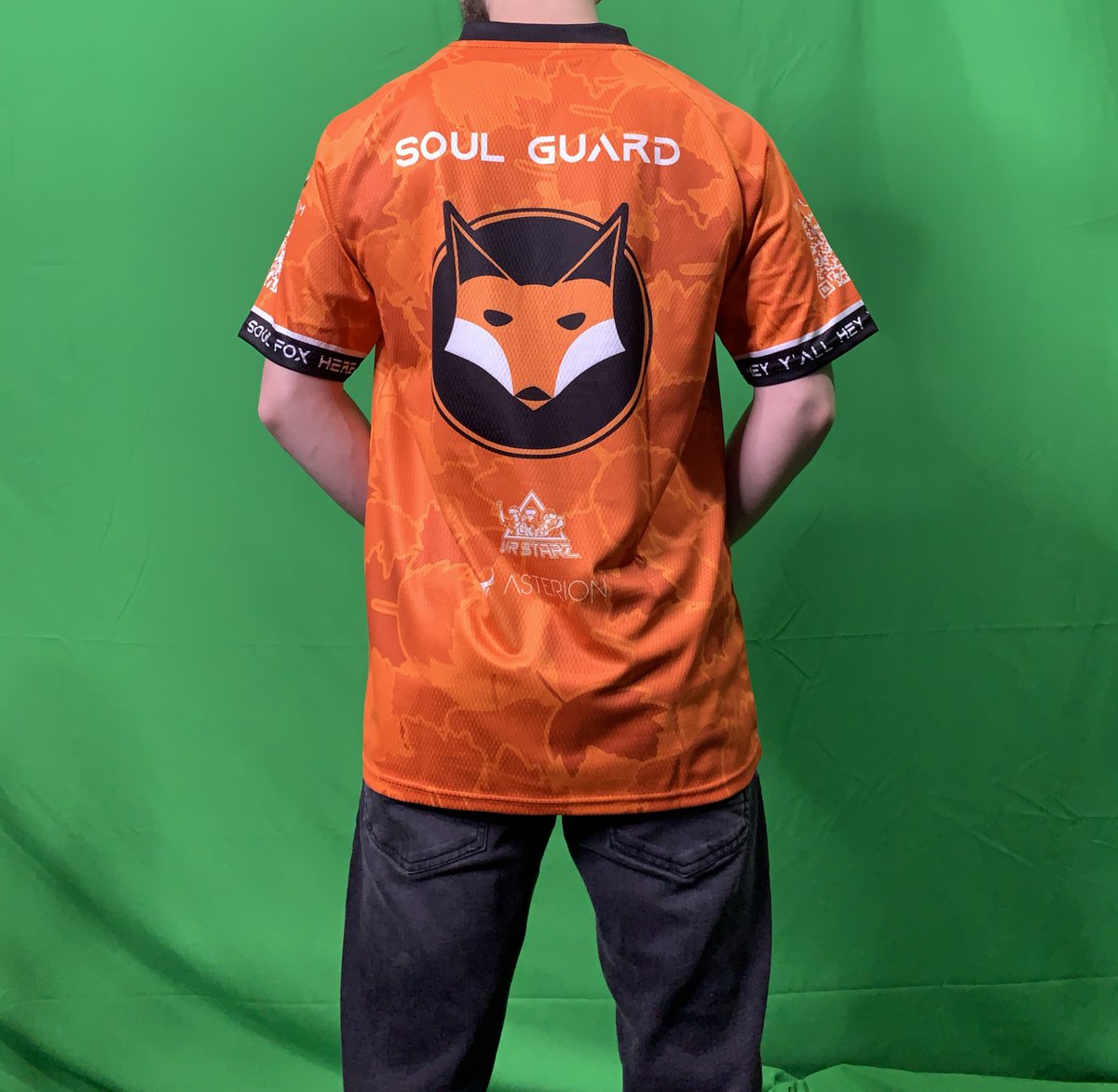 SoulFoxGaming's tweet photo. Big thanks to @AsterionProduct VRcustomwear and VR_Starz VR Collective for the custom jersey! I dig the forest/leaf design and the QR codes! #vr https://t.co/6eWFWoFu71