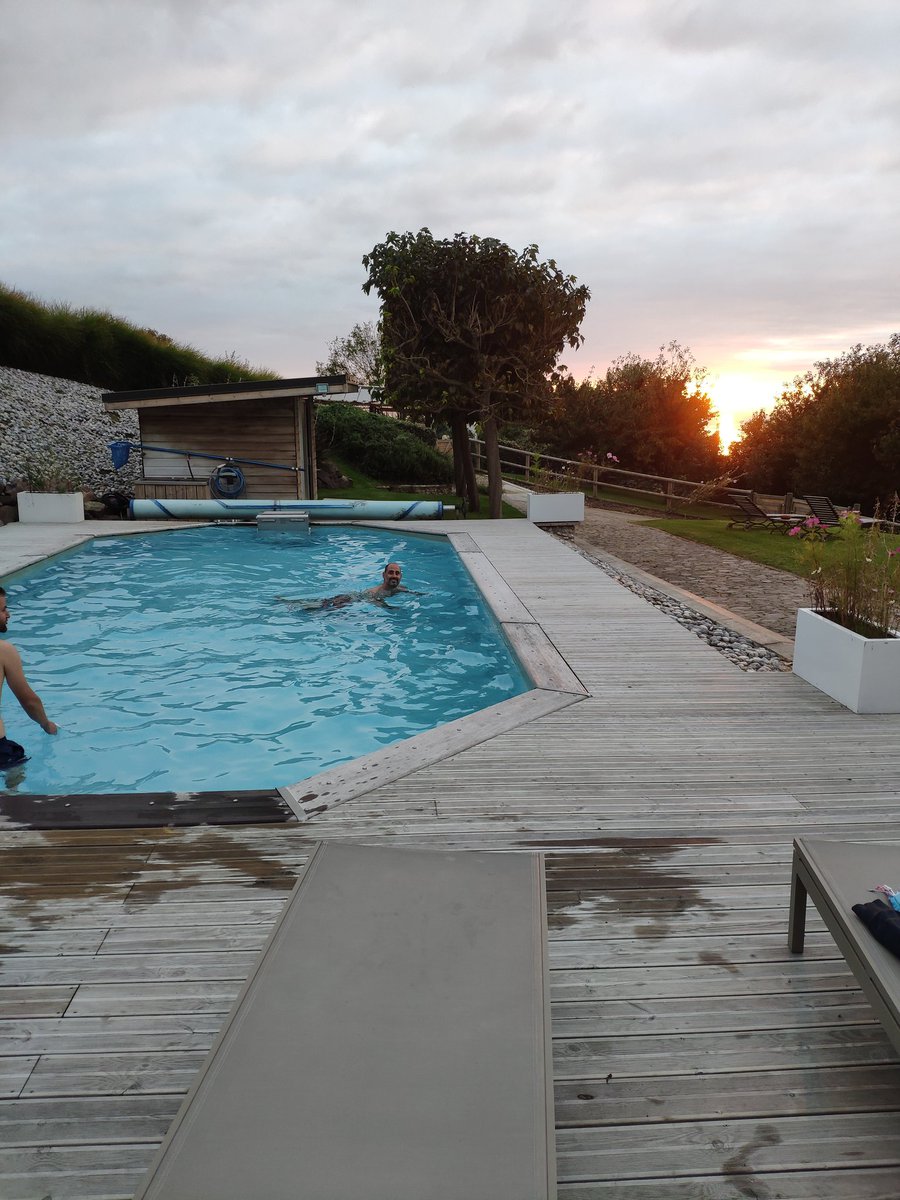 MarcBouteiller's tweet photo. 1er séminaire @devmachine_fr ! C'est parti ! 🤩
 #coconstruction #teambuilding #deauville #decordeouf https://t.co/ghfVxrkOb1