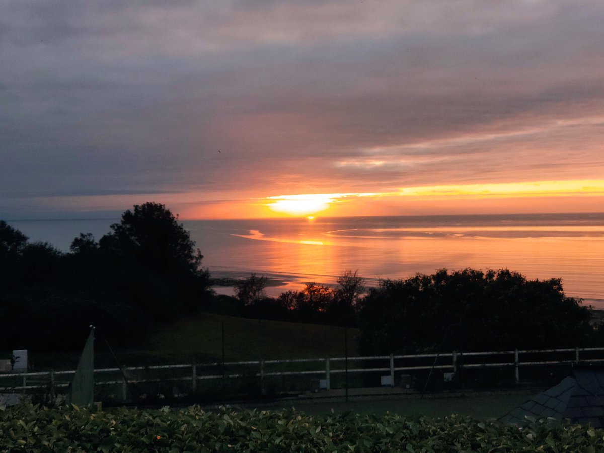 MarcBouteiller's tweet photo. 1er séminaire @devmachine_fr ! C'est parti ! 🤩
 #coconstruction #teambuilding #deauville #decordeouf https://t.co/ghfVxrkOb1