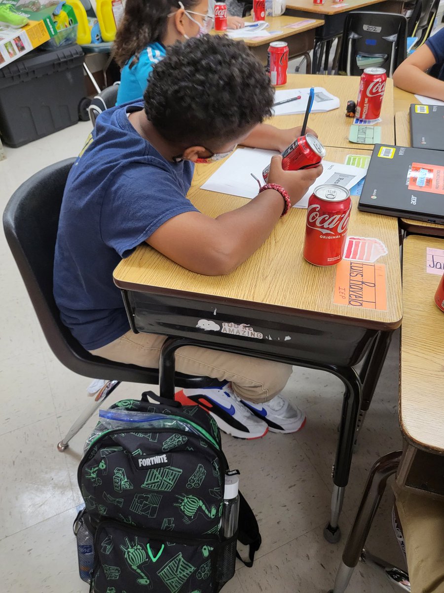 Rocks4th's tweet photo. Today my 4th grade scientist worked diligently through research, purpose and hypothesis of the scientific method. @Crestwood2021 
@WeAreHAEST https://t.co/GOEfouDhnL