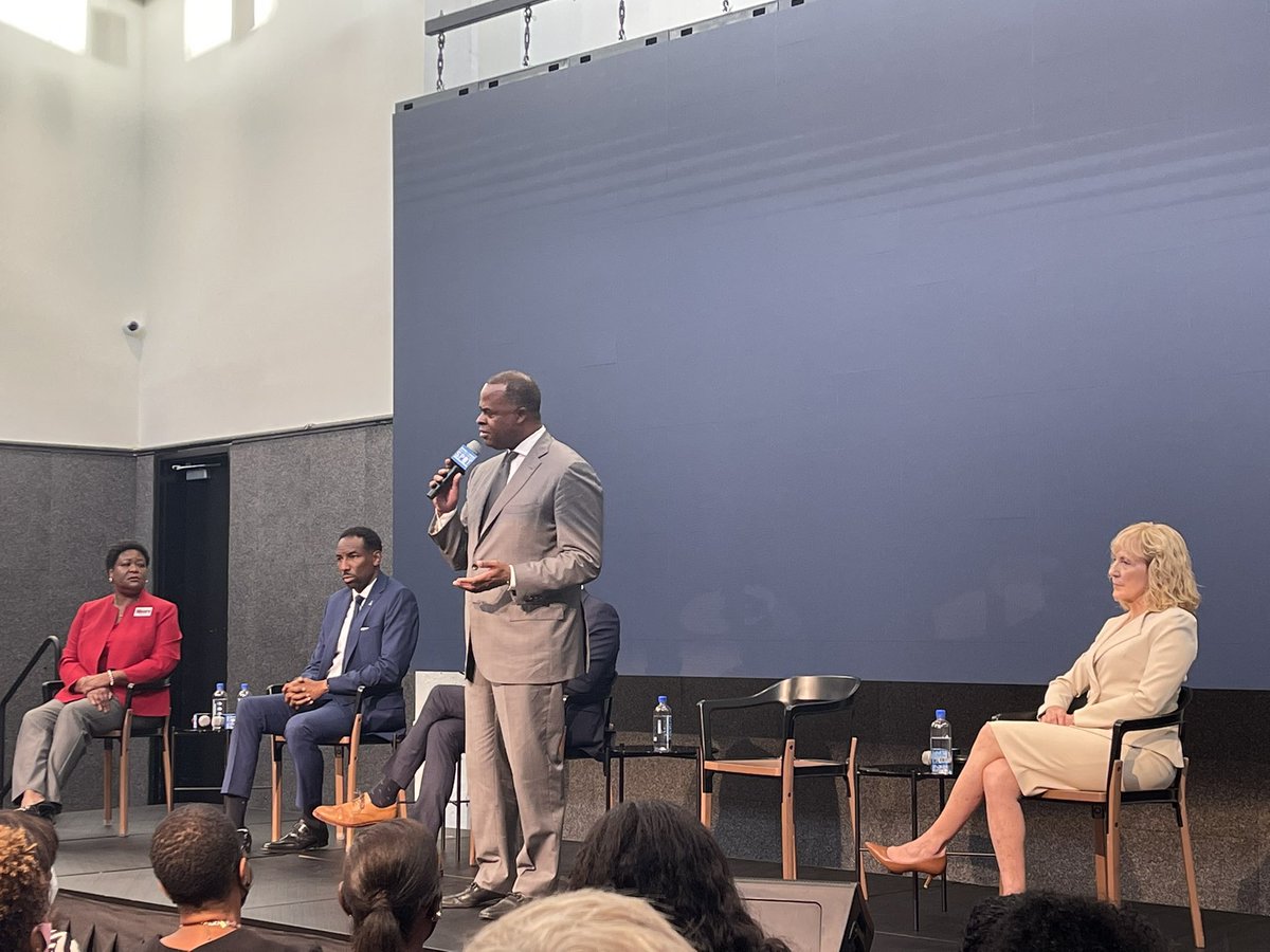 JustinGTanner's tweet photo. 2021 @LeadershipAtl debate with the leading mayoral candidates. @LEAD_Atlanta

#LEADAtlanta
#LeadershipAtlanta

*Opinions my own. https://t.co/qlCbu1KJUu