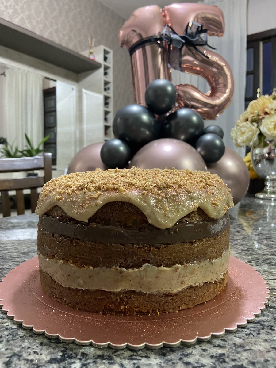pllcim's tweet photo. A evolução dos bolinhos feitos pelas minhas mãozinhas! 🤤❤️ https://t.co/6il7UMEBaw