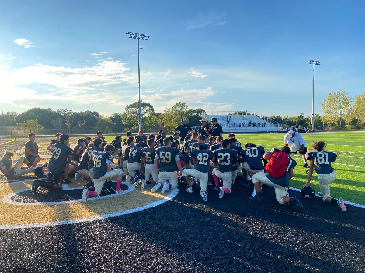 MrGrogan_TMS's tweet photo. One of the most incredible wins I’ve ever seen. Congrats to @Sdsteffen55 and the entire eight grade team on a wild 26-20, last second victory as time expired against Lexington Trails. Video to come. #TMSComeTogether #TMSFamily https://t.co/G7w5CGDlnD