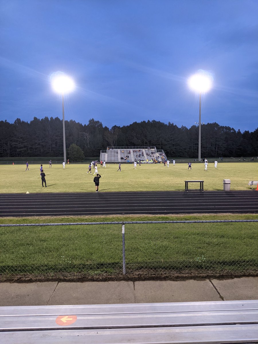 MsAllmanRHS's tweet photo. Some men's soccer on this Thursday evening! Come on, Pirates! #OneRiverside https://t.co/s4VXTUP00x