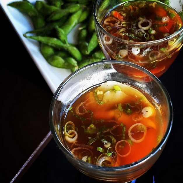 YamashiroLA's tweet photo. Shooters all around:Sake-Ponzu Oyster with Willapa Bay Oyster, Scallion, Smelt Egg, and Chili paste. #YamashiroHollywood #YamashiroRestaurant #Yamashiro #DateLocation https://t.co/Xah1MEQweq