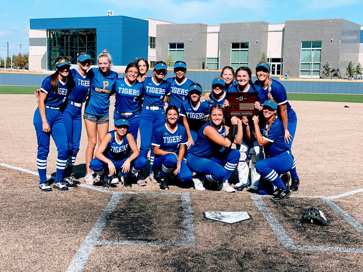 PryortigersS's tweet photo. We are headed to STATE!! So proud of this group of girls, Regional Champs! 🎉💙🥎
#stayhungry #hunting #itsagreatdaytobeatiger https://t.co/RVtHPLw7Hw