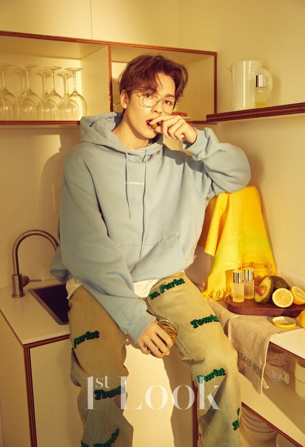 chweposts's tweet photo. Vernon for 1st look 😍😍 #버논 https://t.co/X1F7EdRKOM