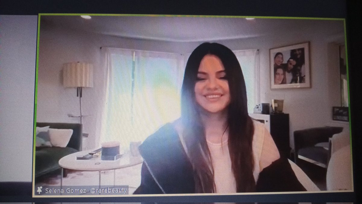 souvenirgmz's tweet photo. SHE'S THE CUTEST #SephoraEvents @rarebeauty https://t.co/urOXMFuQk7