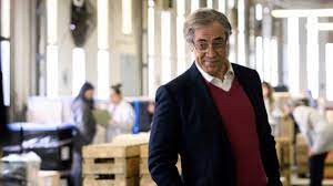 AdeleThackray's tweet photo. #JavierBardem goes from Bond baddie to CEO in #TheGoodBoss (El buen patron), a dark satire on corporate life.  These characters have some things in common (no spoilers but  they don't include the factory owner's attractive cashmere sweaters). #LFF   #LFF2021 https://t.co/A3Xdz1ZRQq