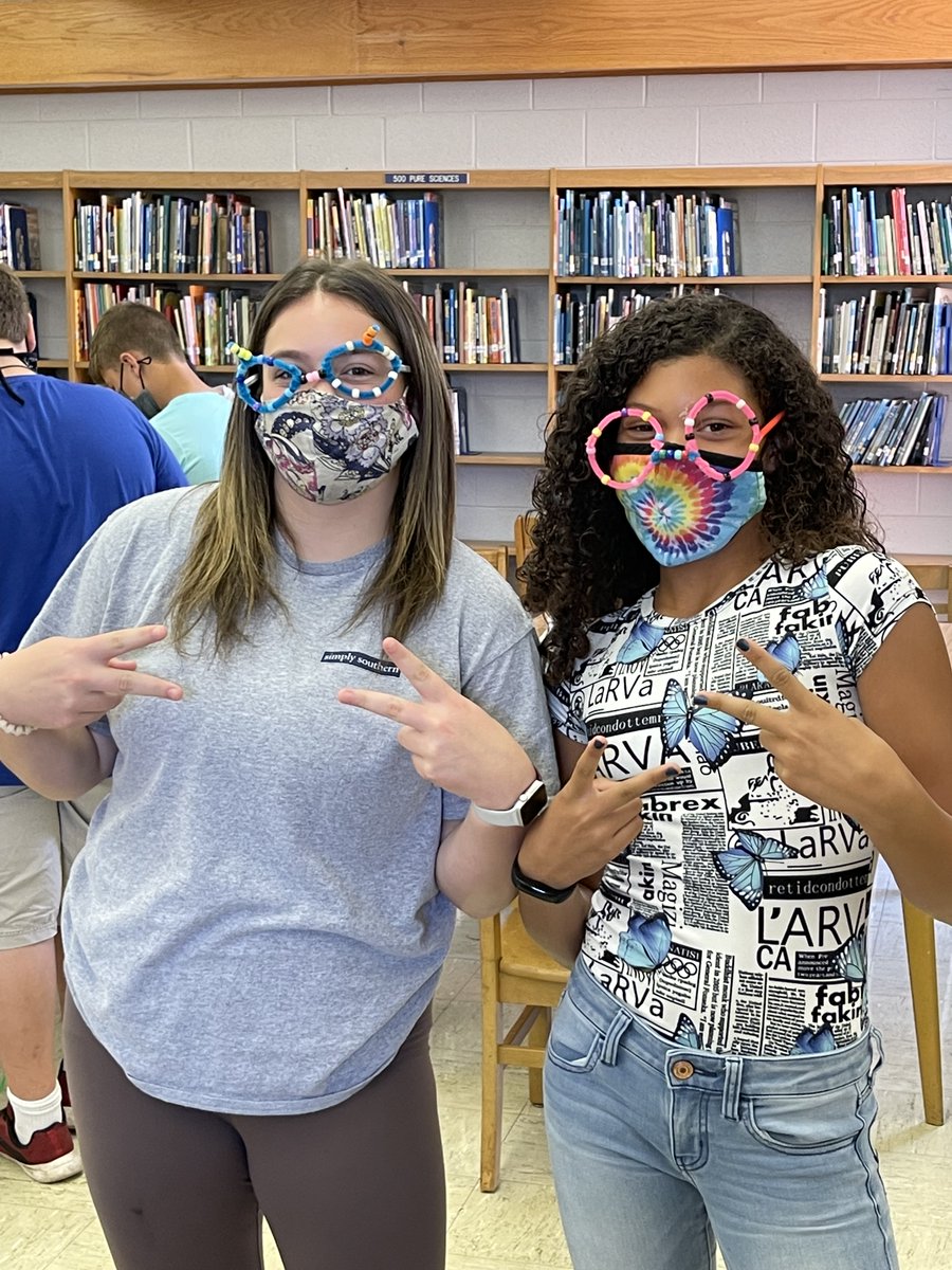 school_scott's tweet photo. Mr.Akers' Enrichment class visited the SMMS MakerSpace recently to create projects and have a little fun. Check out what they come up with! More pictures to come! https://t.co/iN5PjDUxkt