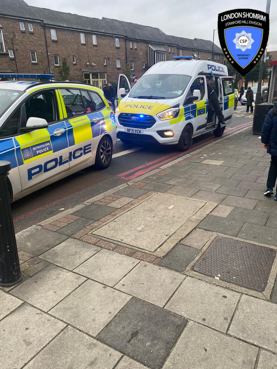 <a href="/MPSHaringey/">MPS Haringey</a> Attempted #ChildAbduction

Male with handcuffs attempted to #Kidnap a 14 year old girl on High Road #N15

<a href="/Shomrim/">Shomrim (London North & East)</a> responded within 2 mins called <a href="/MPSHaringey/">MPS Haringey</a> who #Arrested the male for multiple offences inc. attempted #Kidnap

<a href="/Shomrim/">Shomrim (London North & East)</a> are supporting the family