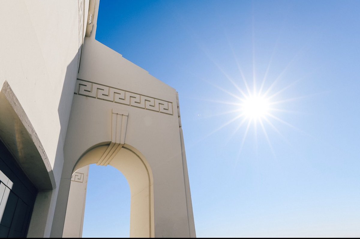 Sun rays ☀️ @GriffithObserv #Griffith #LosAngeles #abstractart #architecture #ArtistOnTwitter #canonphotography #PhotoOfTheDay #artwork #CreateWithCanon #DigitalArtist #photogram #TBT