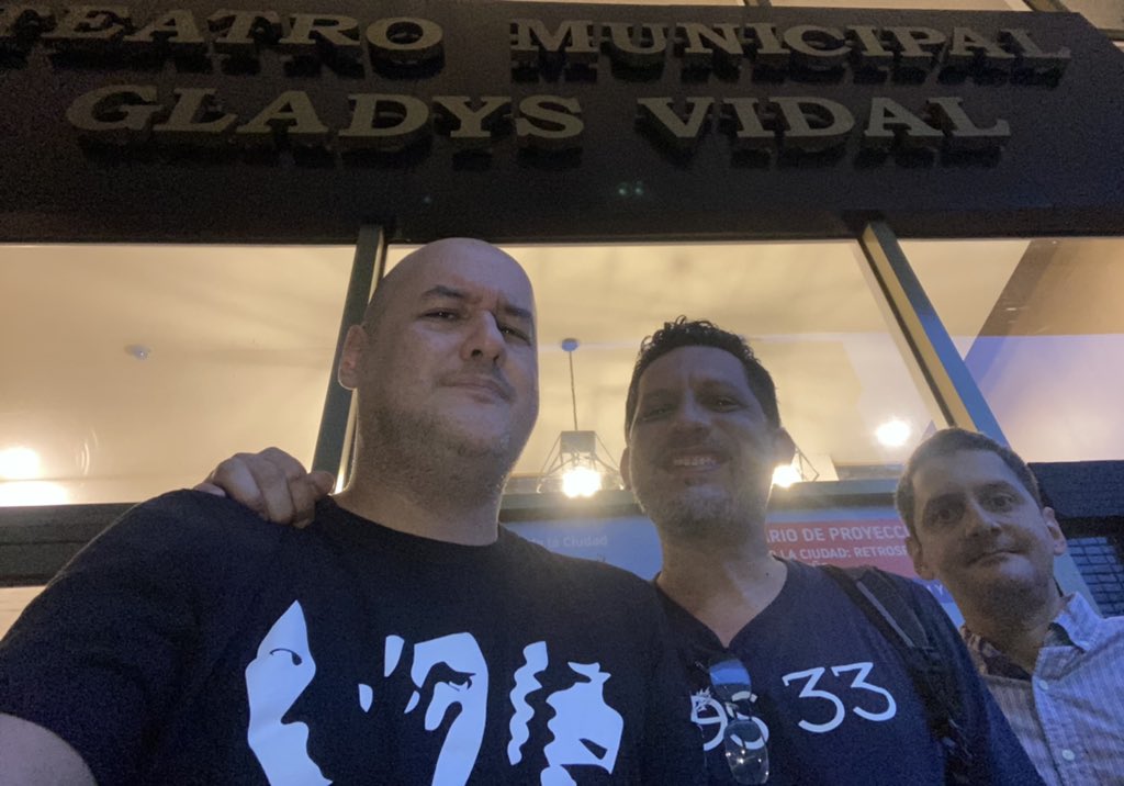 Staff de Panamarock (no es un #tbt). Hoy con mis buenos amigos <a href="/medinmon/">MonCrusher</a> y <a href="/TonyFrangias/">Tony Frangias</a> conversando de la escena musical de Panamá 🇵🇦 inauguración del <a href="/festival_mupa/">Festival Mupa</a> en el Teatro Gladys Vidal gracias a <a href="/CulturaMupa/">Cultura Mupa</a> @panamamunicipio enlace en vivo 👉 facebook.com/Festival.MUPA/…