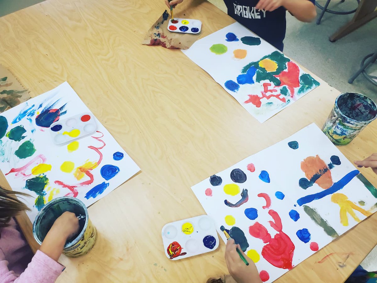 tagueart's tweet photo. #kindergartenart has been experimenting with #primarycolors and paint. I just love their excitement when they realize all the colors they can make!
#TABart #tabchoice #paintingstation #oakpark97 #WeAreD97 #irving97 #d97art https://t.co/FljdoQfwFJ