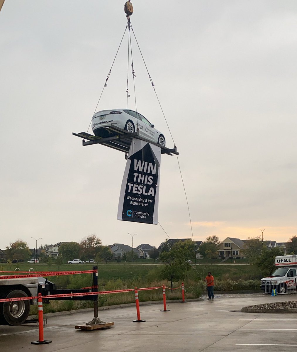 UnbankWithUs's tweet photo. Theย @Teslaย has been lowered from the crane, and the winner has been chosen! ๐๐
A huge congrats to our long-time ๏ฟฝ๏ฟฝ๏ฟฝ๏ฟฝ๐๐๐๐ฃ๐ ๐๐ง, Jodi! Enjoy your new wheels, compliments of Community Choice. Thank you for being a loyal member! #UNbankforgood #Tesla https://t.co/DxXOdoPjLC