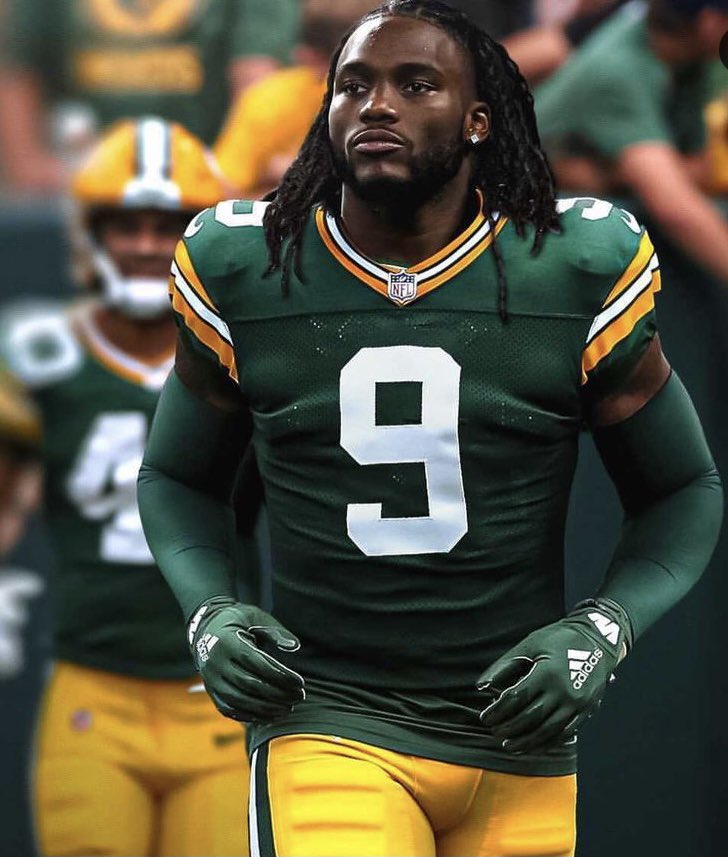 JermichaelF88's tweet photo. Welcome to the @packers @thejaylonsmith 
Let’s GOOO!!

@spinwithjfin @JermichaelF88 https://t.co/3ZEeOEAwxd
