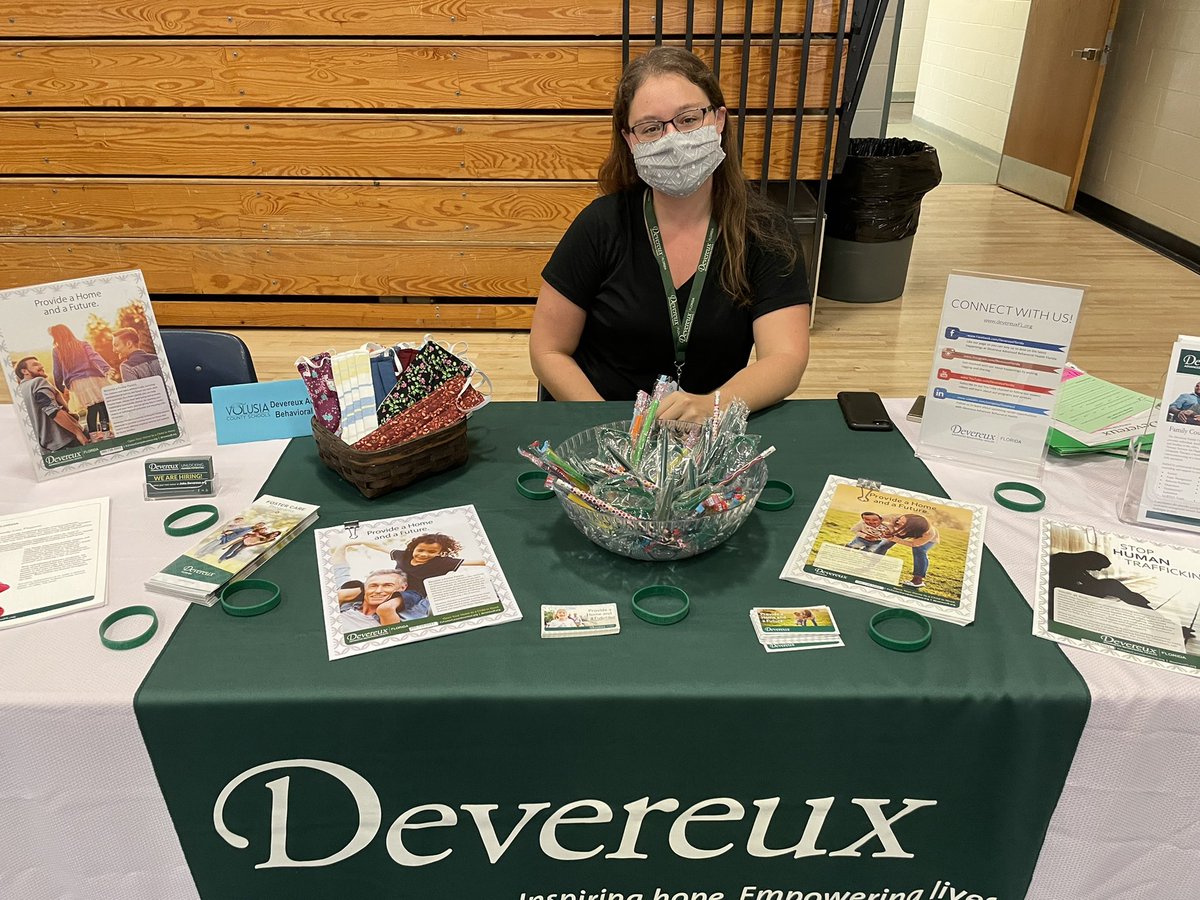 VCSMentalHealth's tweet photo. Great to see some of our community partners at VCS Fact Fair! SMA, SEDNET, Chrysalis &amp; Devereux 💜 https://t.co/AcmqlDYhK1